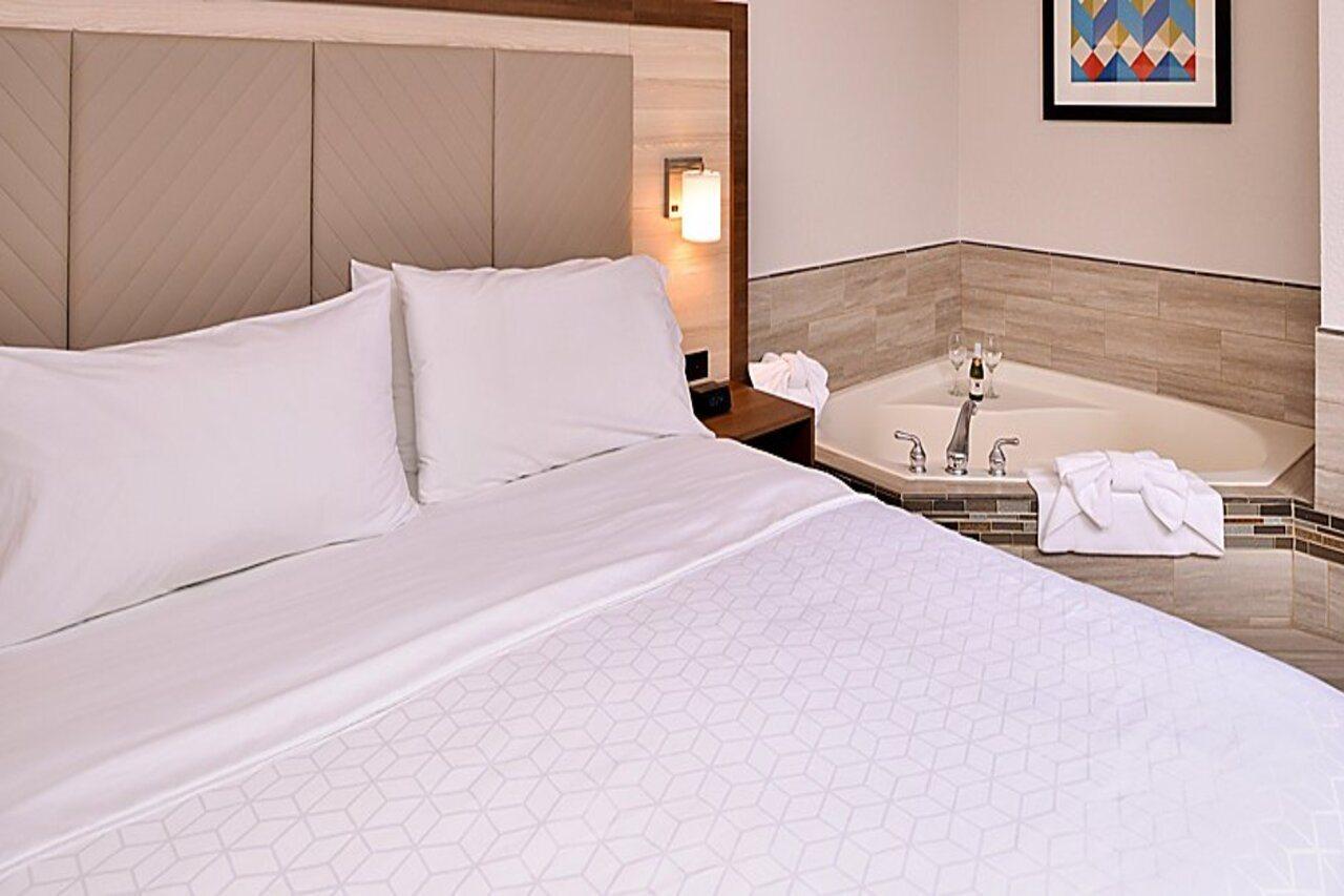 Holiday Inn Express Hotel & Suites Arcata/Eureka-Airport Area By Ihg McKinleyville Eksteriør billede