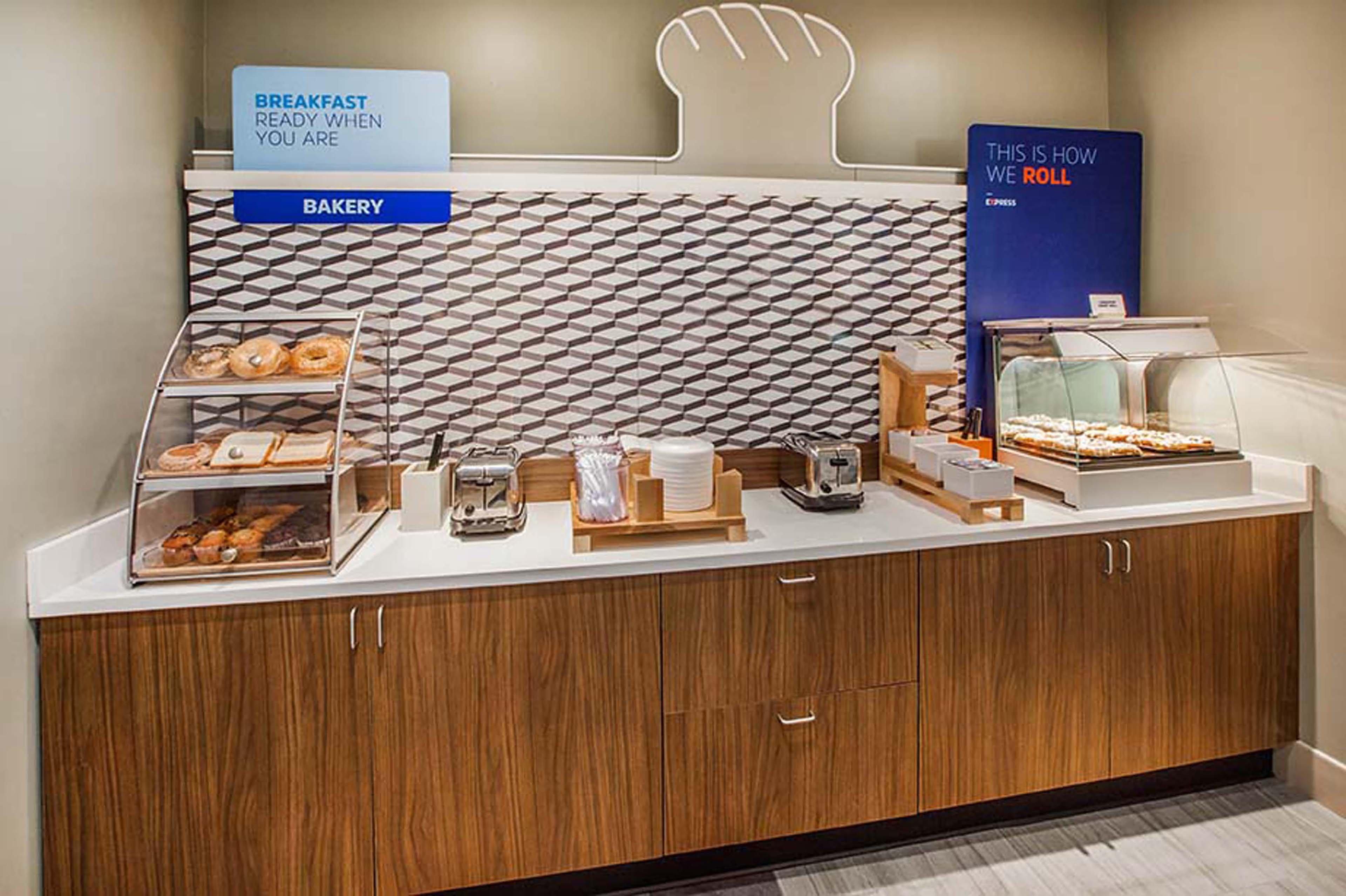 Holiday Inn Express Hotel & Suites Arcata/Eureka-Airport Area By Ihg McKinleyville Eksteriør billede