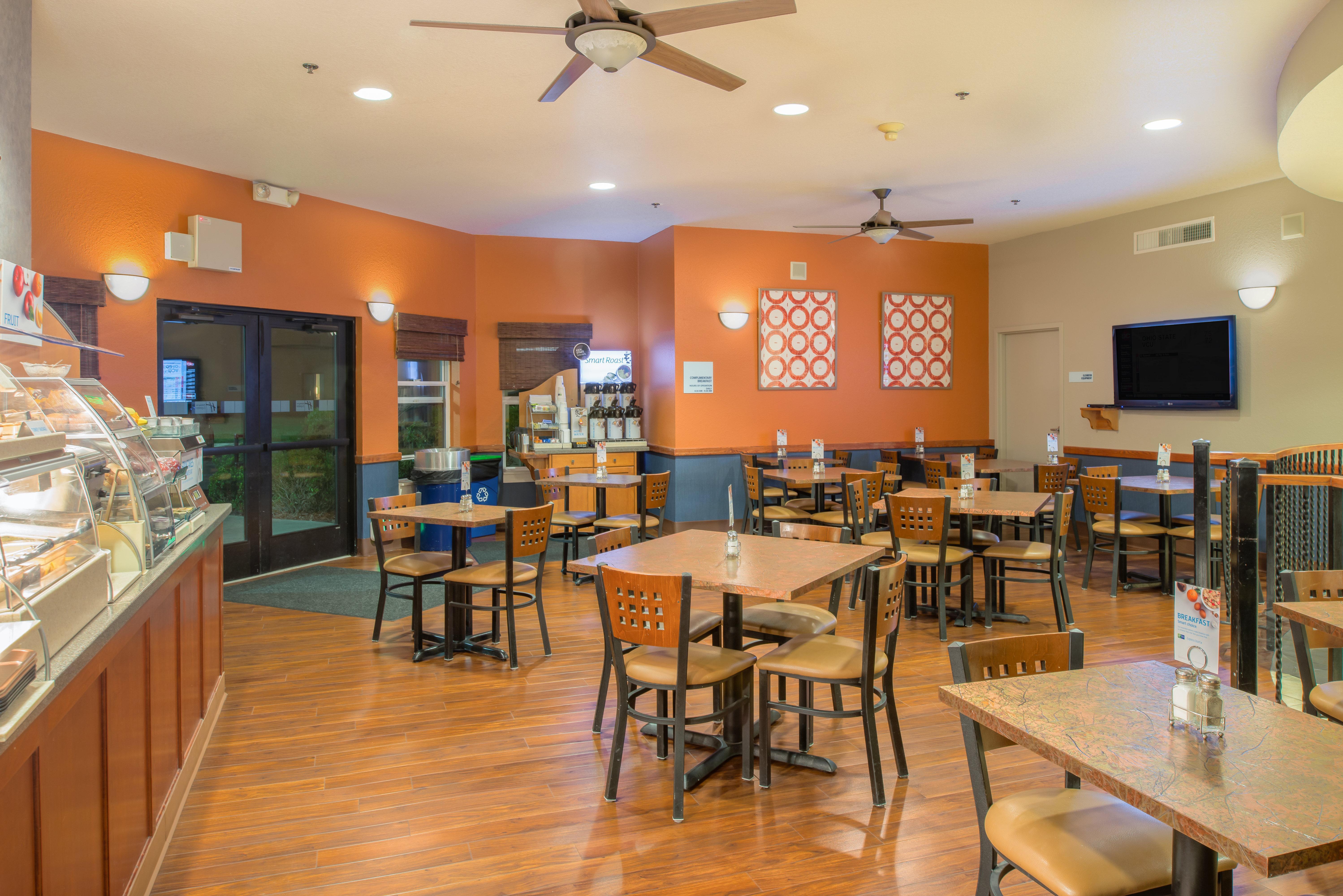 Holiday Inn Express Hotel & Suites Arcata/Eureka-Airport Area By Ihg McKinleyville Eksteriør billede